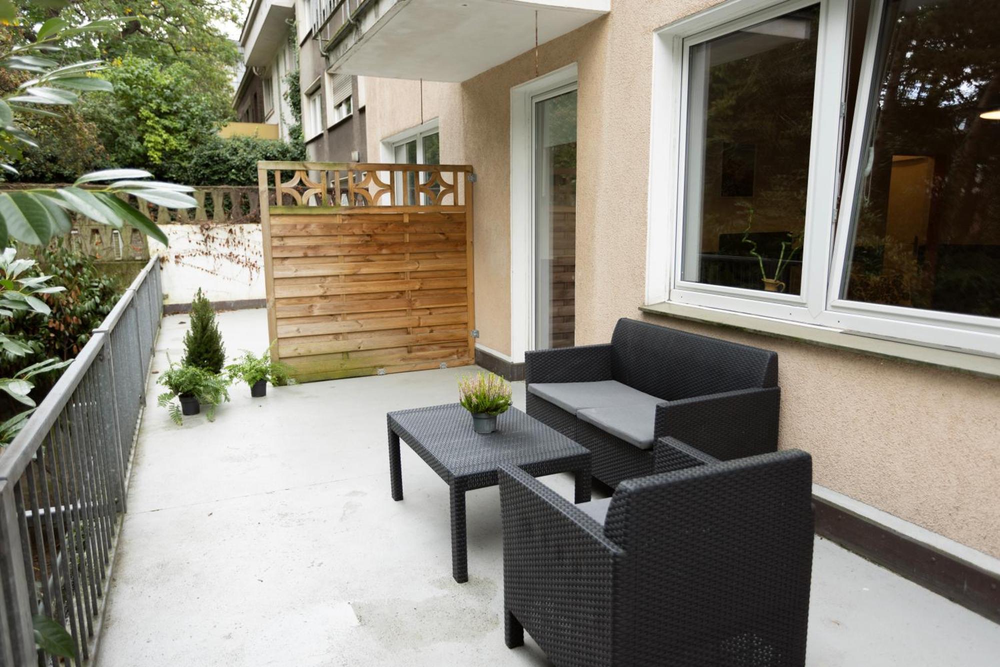 Central Apartment With Terrace And A Free Parking Duisburg Exterior foto